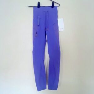 NEW! Lululemon Cargo SHR Hiking Tights 25” Size 2